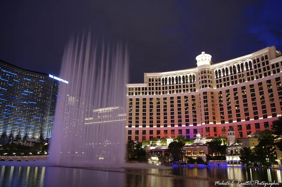 The Bellagio fountains in front of the hotel at night