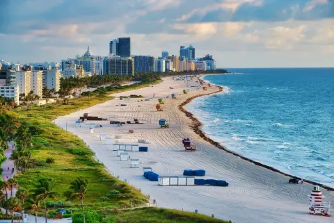 The beach and hotels along Miami Beach
